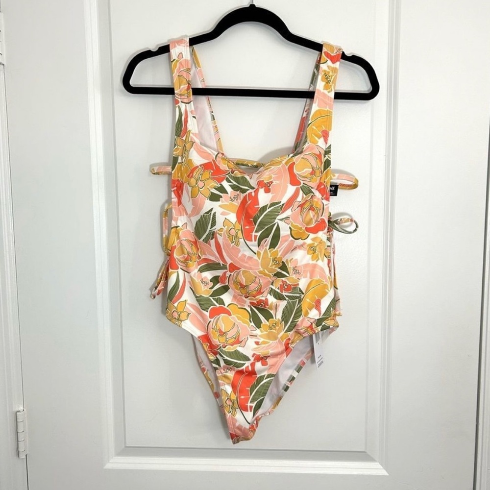 NWT Hurley Tropical Floral Leaf one piece. Size M